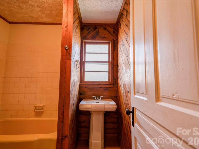 401 Belwood Lawndale Road, Lawndale, NC 28090.  MLS# CAR4357777, YatesRealty ID 12524. 