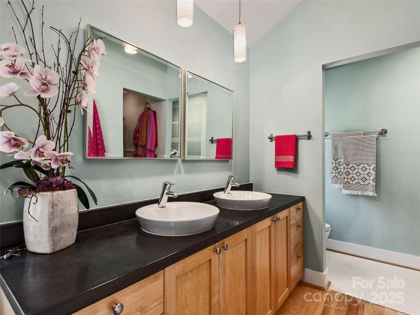 11 Kenilworth Road, Asheville, NC 28803.  MLS# CAR4257131, YatesRealty ID 12525. 