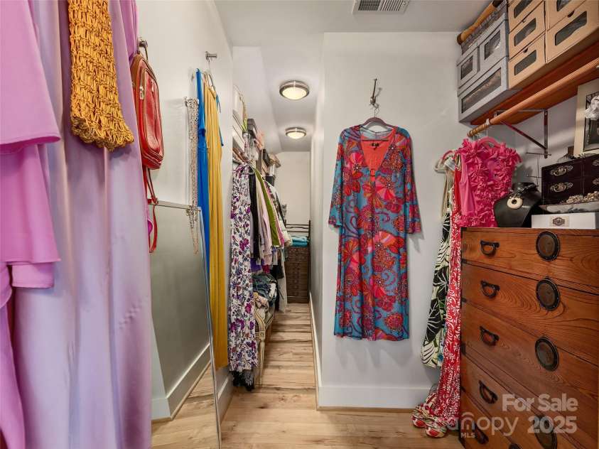 11 Kenilworth Road, Asheville, NC 28803.  MLS# CAR4257131, YatesRealty ID 12525. 