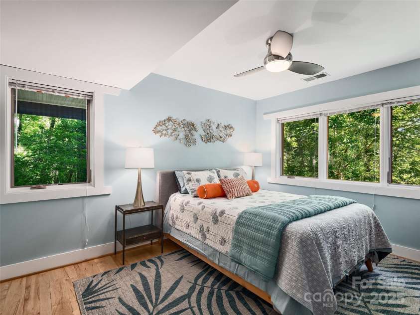 11 Kenilworth Road, Asheville, NC 28803.  MLS# CAR4257131, YatesRealty ID 12525. 