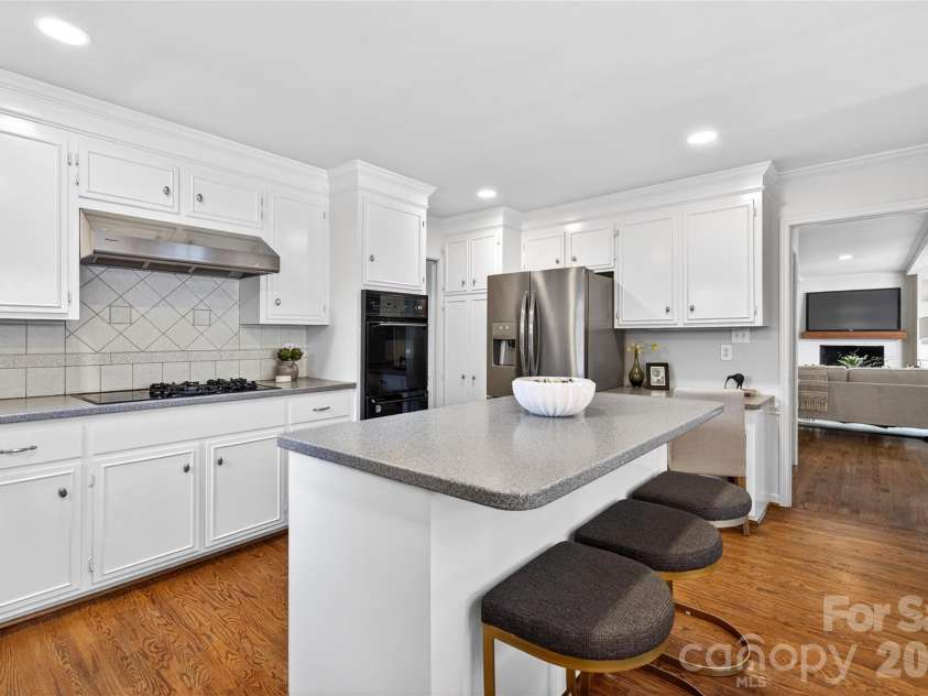 3225 Wamath Drive, Charlotte, NC 28210.  MLS# CAR4369793, YatesRealty ID 12525. 