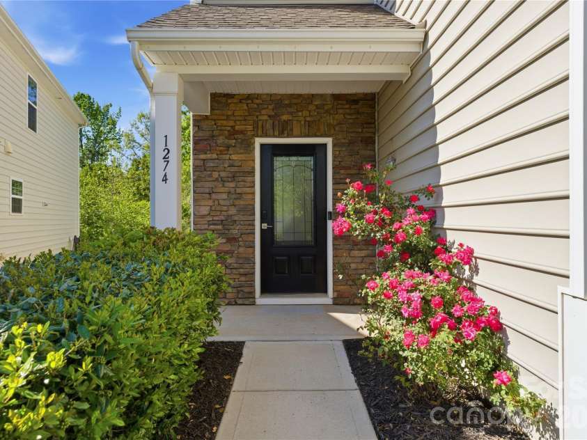 1274 Hideaway Gulch Drive, Fort Mill, SC 29715.  MLS# CAR4368107, YatesRealty ID 12526. 