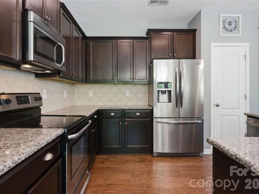 1274 Hideaway Gulch Drive, Fort Mill, SC 29715.  MLS# CAR4368107, YatesRealty ID 12526. 