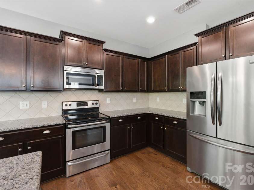 1274 Hideaway Gulch Drive, Fort Mill, SC 29715.  MLS# CAR4368107, YatesRealty ID 12526. 