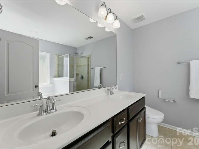 1274 Hideaway Gulch Drive, Fort Mill, SC 29715.  MLS# CAR4368107, YatesRealty ID 12526. 