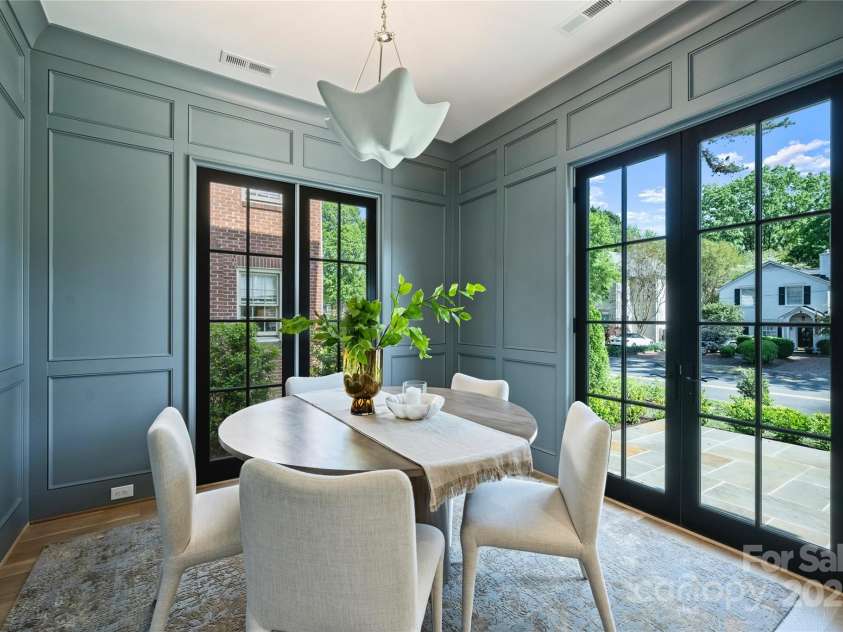 238 Laurel Avenue, Charlotte, NC 28207.  MLS# CAR4229024, YatesRealty ID 12526. Dining
