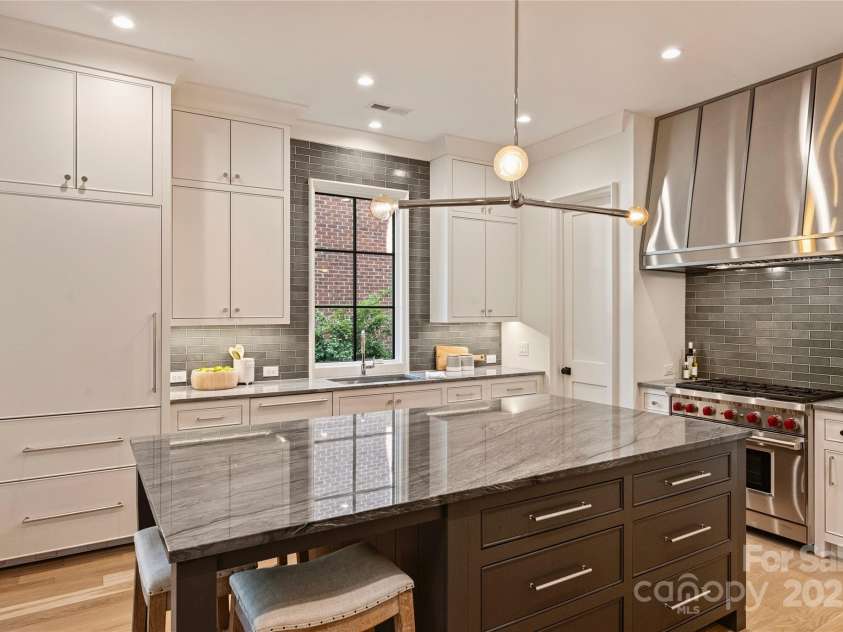 238 Laurel Avenue, Charlotte, NC 28207.  MLS# CAR4229024, YatesRealty ID 12526. Kitchen