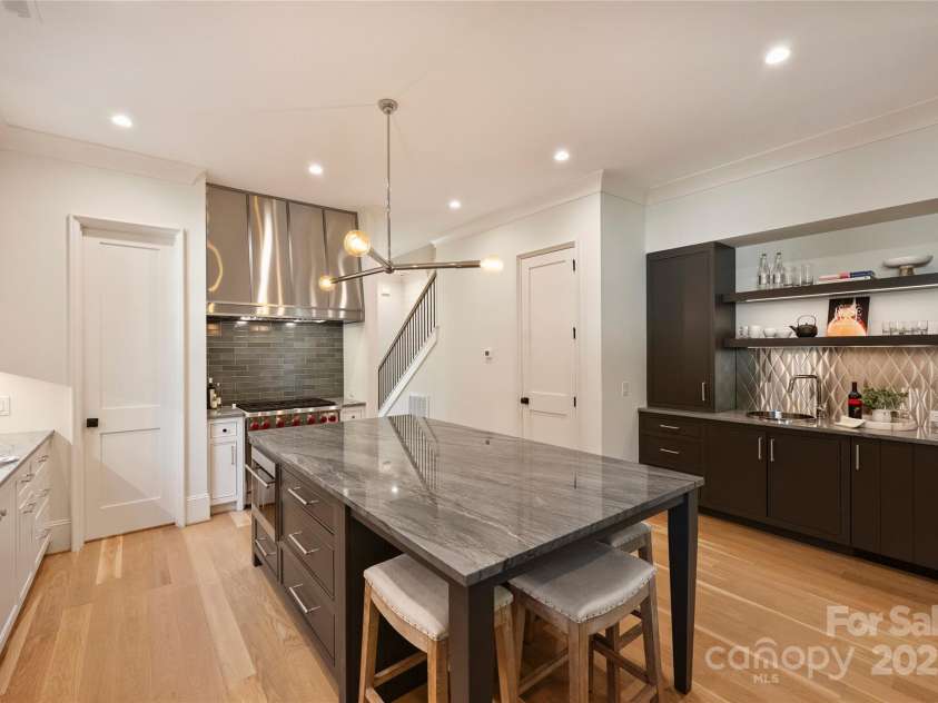 238 Laurel Avenue, Charlotte, NC 28207.  MLS# CAR4229024, YatesRealty ID 12526. Kitchen