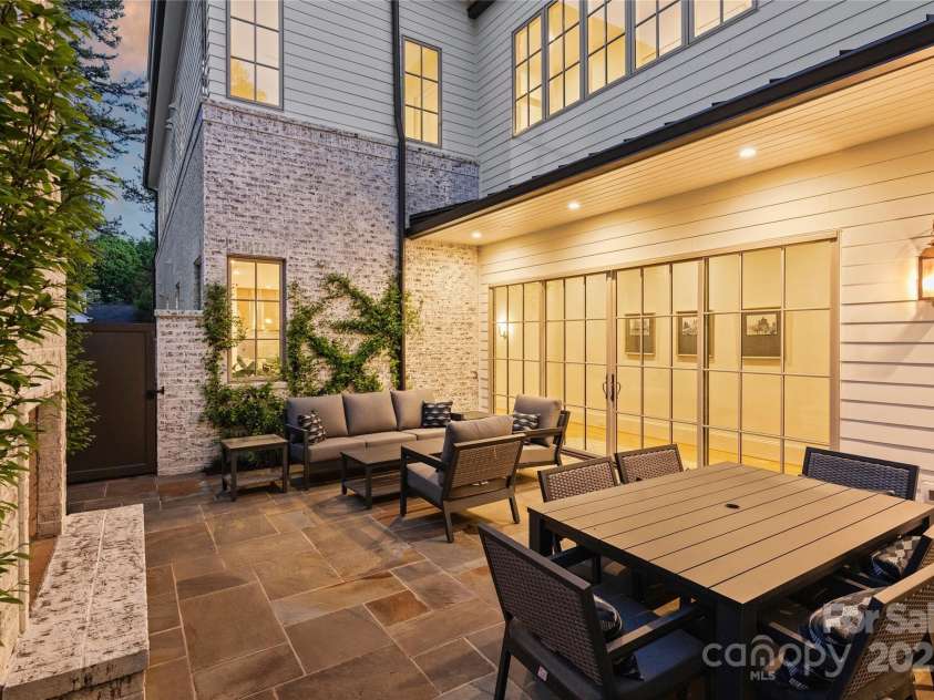 238 Laurel Avenue, Charlotte, NC 28207.  MLS# CAR4229024, YatesRealty ID 12526. Outdoor Living