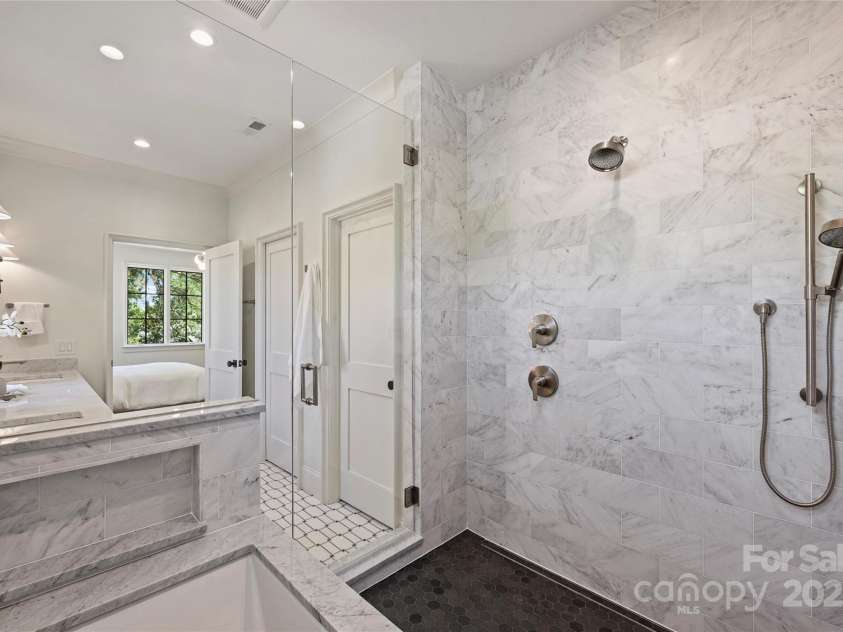 238 Laurel Avenue, Charlotte, NC 28207.  MLS# CAR4229024, YatesRealty ID 12526. Primary Bath