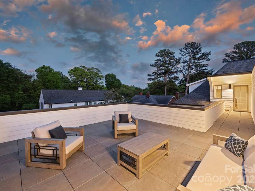 238 Laurel Avenue, Charlotte, NC 28207.  MLS# CAR4229024, YatesRealty ID 12526. Upper Porch area