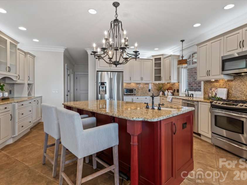 17821 Carlow Road, Cornelius, NC 28031.  MLS# CAR4364716, YatesRealty ID 12527. 