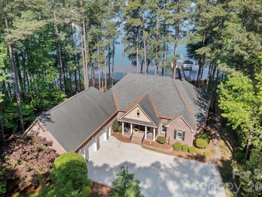 17821 Carlow Road, Cornelius, NC 28031.  MLS# CAR4364716, YatesRealty ID 12527. 