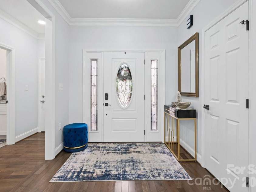 3670 9th Street Drive, Hickory, NC 28601.  MLS# CAR4330320, YatesRealty ID 12528. 