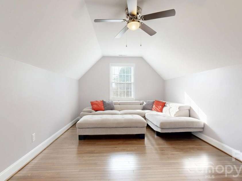 3670 9th Street Drive, Hickory, NC 28601.  MLS# CAR4330320, YatesRealty ID 12528. Bonus room 2nd floor w/its own bathroom & flex space