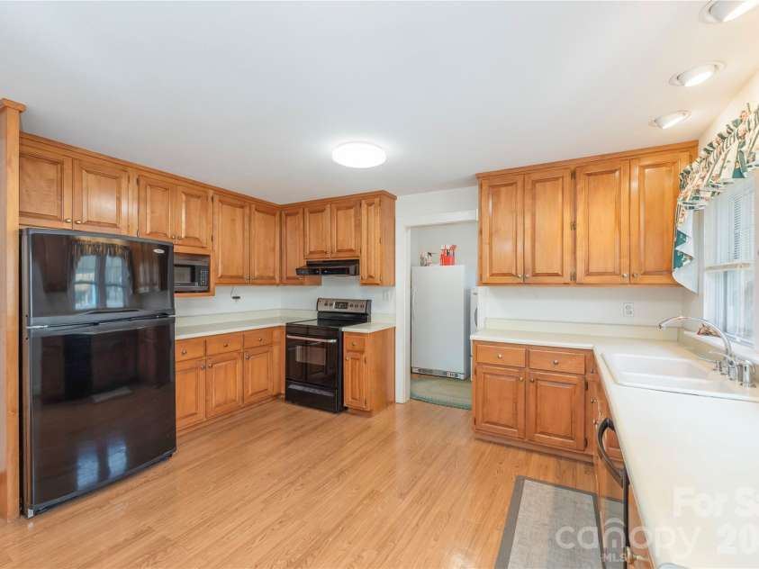 66 Hazel Street, Waynesville, NC 28786.  MLS# CAR4366235, YatesRealty ID 12528. 