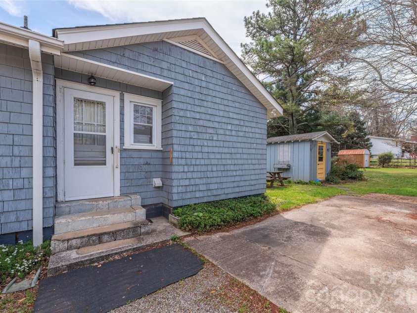 66 Hazel Street, Waynesville, NC 28786.  MLS# CAR4366235, YatesRealty ID 12528. 