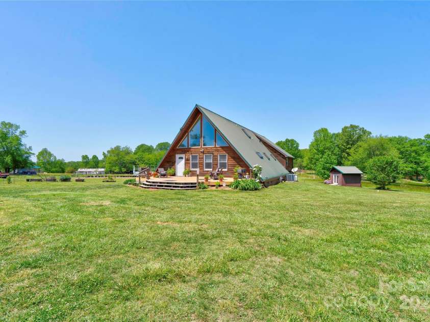 1307 Tiffany Lane, Shelby, NC 28152.  MLS# CAR4252661, YatesRealty ID 12529. 