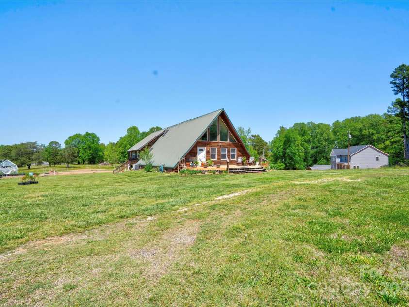 1307 Tiffany Lane, Shelby, NC 28152.  MLS# CAR4252661, YatesRealty ID 12529. 