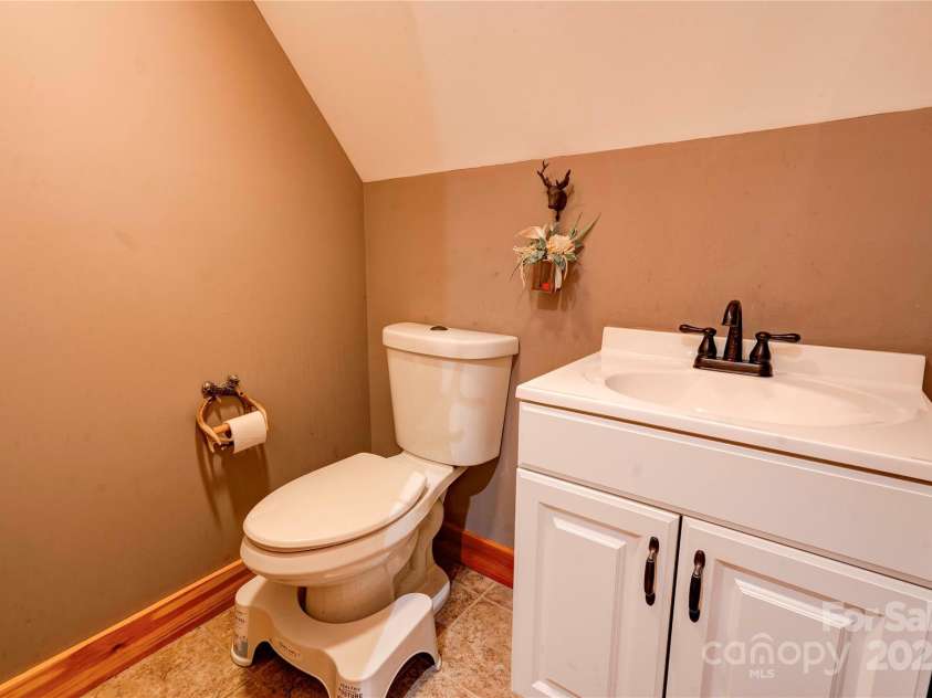 1307 Tiffany Lane, Shelby, NC 28152.  MLS# CAR4252661, YatesRealty ID 12529. 