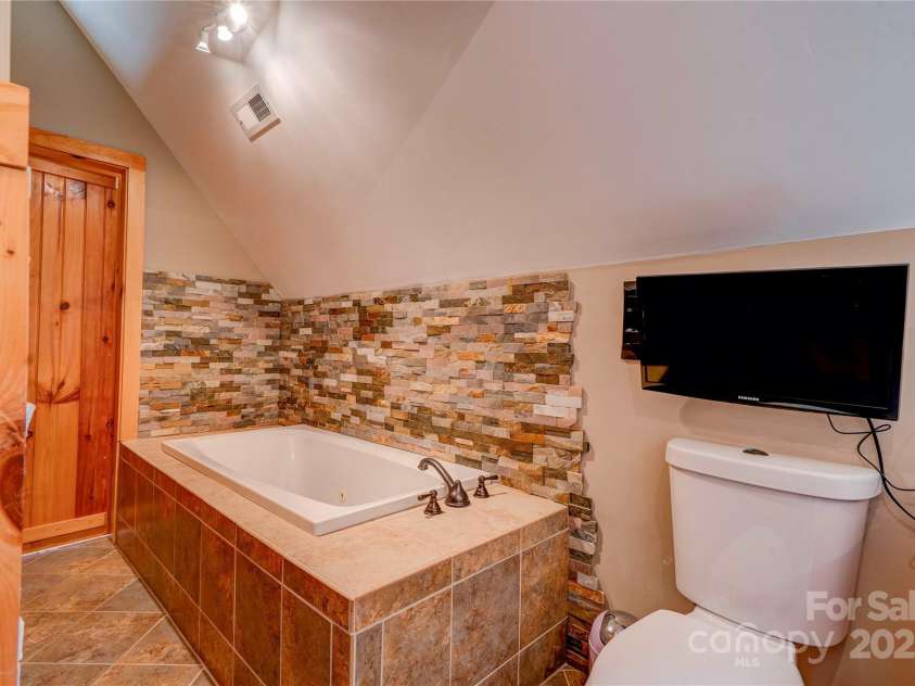 1307 Tiffany Lane, Shelby, NC 28152.  MLS# CAR4252661, YatesRealty ID 12529. 