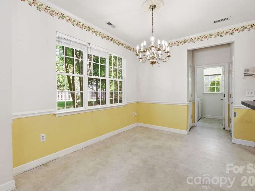 3916 Grace Court, Indian Trail, NC 28079.  MLS# CAR4367122, YatesRealty ID 12529. Breakfast Area