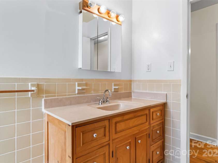 5325 US 70 Highway, Marion, NC 28752.  MLS# CAR4305207, YatesRealty ID 1253. 