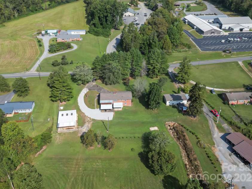 5325 US 70 Highway, Marion, NC 28752.  MLS# CAR4305207, YatesRealty ID 1253. 