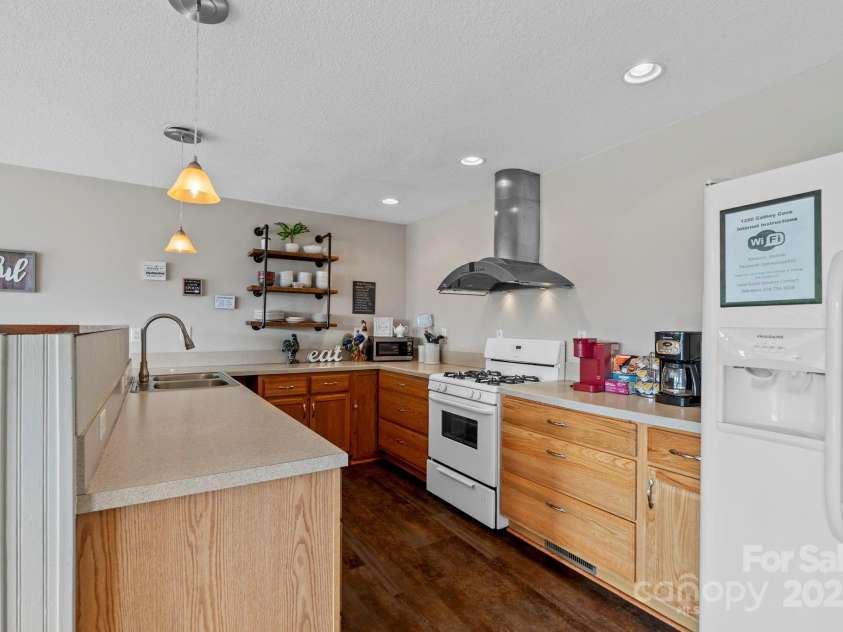 1280 Cathey Cove Road, Waynesville, NC 28786.  MLS# CAR4249357, YatesRealty ID 12531. 