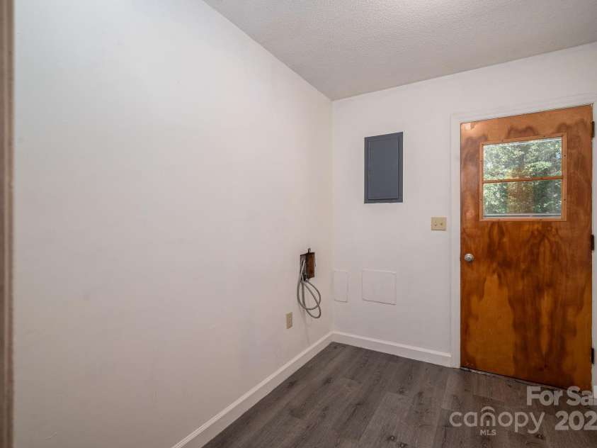 215 Suncrest Road, Cherryville, NC 28021.  MLS# CAR4311132, YatesRealty ID 12532. Laundry Room