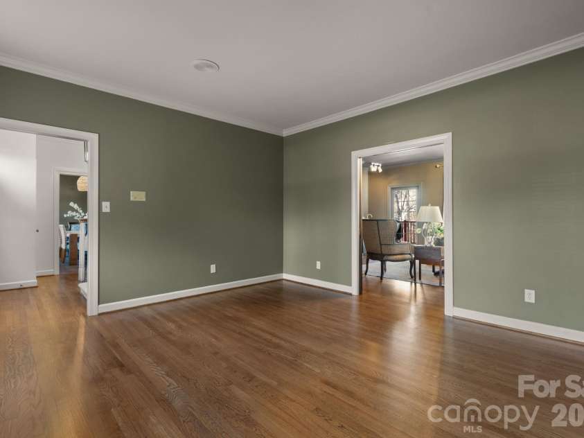 550 20th Avenue Court, Hickory, NC 28601.  MLS# CAR4360432, YatesRealty ID 12532. 