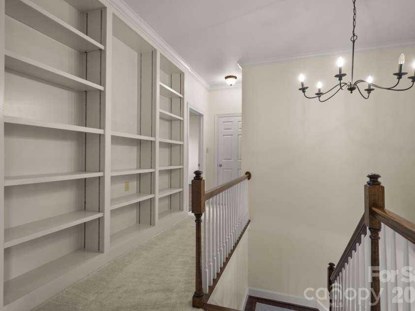 550 20th Avenue Court, Hickory, NC 28601.  MLS# CAR4360432, YatesRealty ID 12532. 