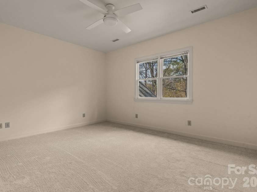 550 20th Avenue Court, Hickory, NC 28601.  MLS# CAR4360432, YatesRealty ID 12532. 
