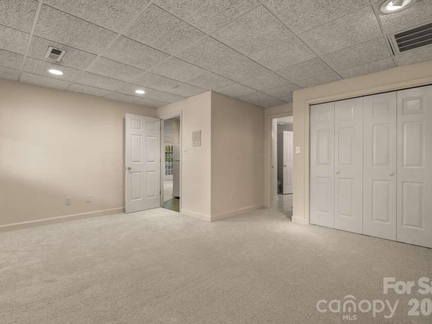 550 20th Avenue Court, Hickory, NC 28601.  MLS# CAR4360432, YatesRealty ID 12532. 