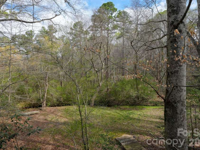 550 20th Avenue Court, Hickory, NC 28601.  MLS# CAR4360432, YatesRealty ID 12532. 