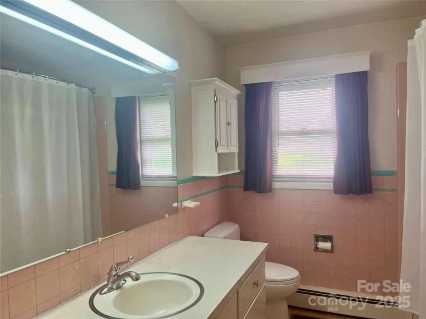 2135 Enon Road, Morganton, NC 28655.  MLS# CAR4257475, YatesRealty ID 12533. Hall Bath