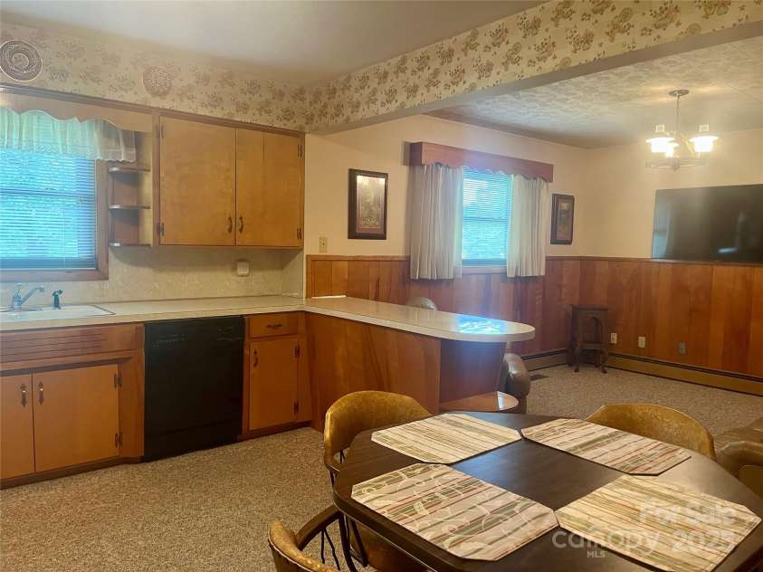 2135 Enon Road, Morganton, NC 28655.  MLS# CAR4257475, YatesRealty ID 12533. Kitchen