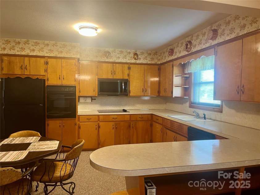 2135 Enon Road, Morganton, NC 28655.  MLS# CAR4257475, YatesRealty ID 12533. Kitchen