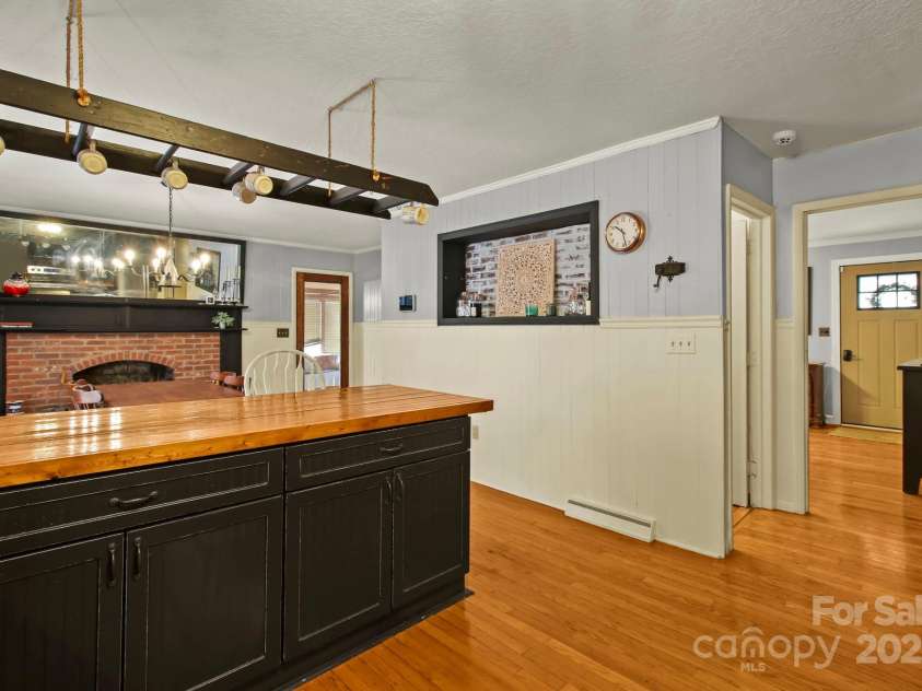 1697 Balm Highway, Banner Elk, NC 28604.  MLS# CAR4232252, YatesRealty ID 12535. 