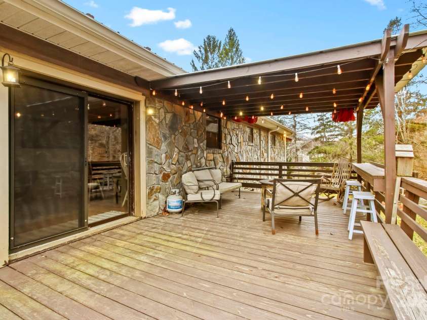 1697 Balm Highway, Banner Elk, NC 28604.  MLS# CAR4232252, YatesRealty ID 12535. 