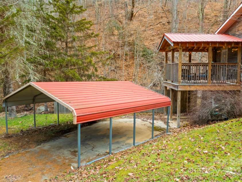 1697 Balm Highway, Banner Elk, NC 28604.  MLS# CAR4232252, YatesRealty ID 12535. 