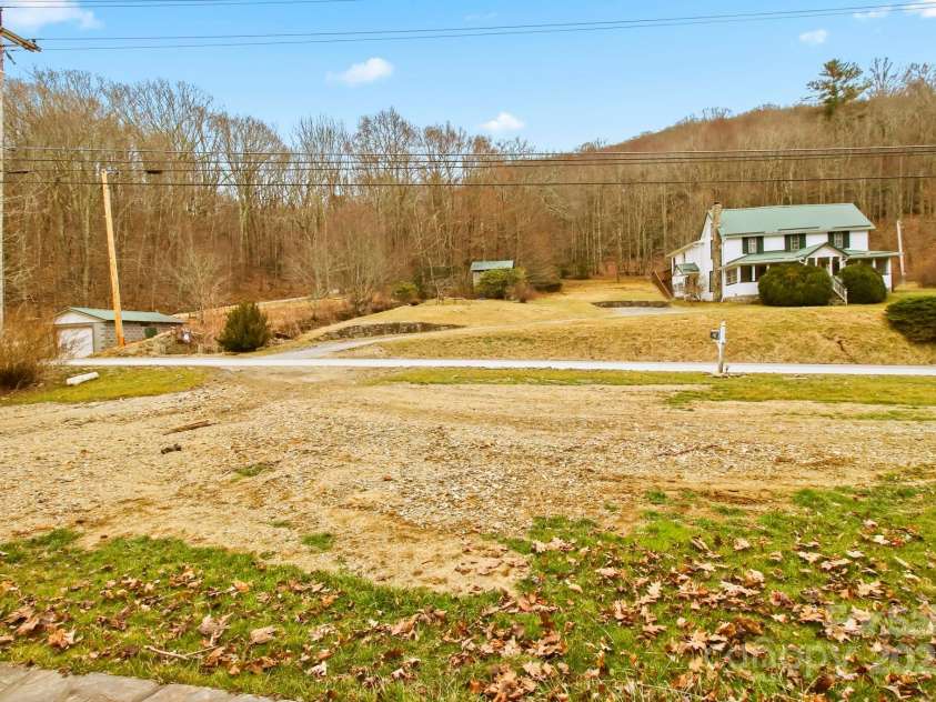 1697 Balm Highway, Banner Elk, NC 28604.  MLS# CAR4232252, YatesRealty ID 12535. 