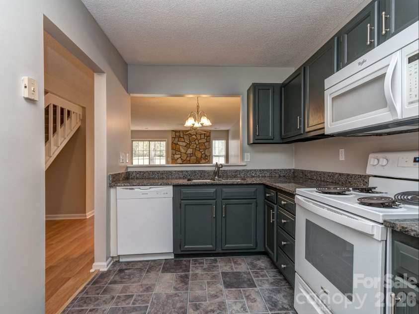 8211 Golf Ridge Drive, Charlotte, NC 28277.  MLS# CAR4365796, YatesRealty ID 12538. 