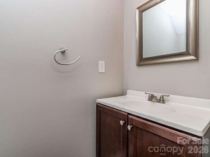 8211 Golf Ridge Drive, Charlotte, NC 28277.  MLS# CAR4365796, YatesRealty ID 12538. 