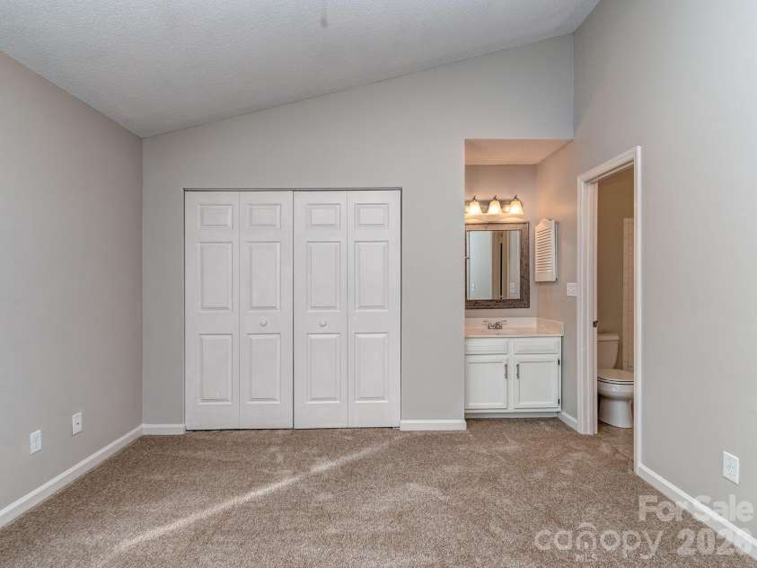 8211 Golf Ridge Drive, Charlotte, NC 28277.  MLS# CAR4365796, YatesRealty ID 12538. 