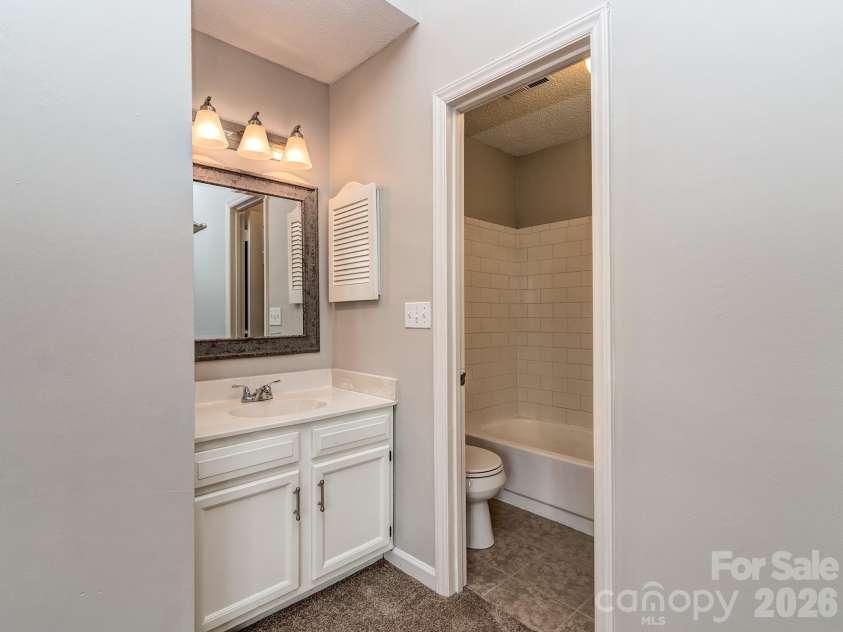 8211 Golf Ridge Drive, Charlotte, NC 28277.  MLS# CAR4365796, YatesRealty ID 12538. 