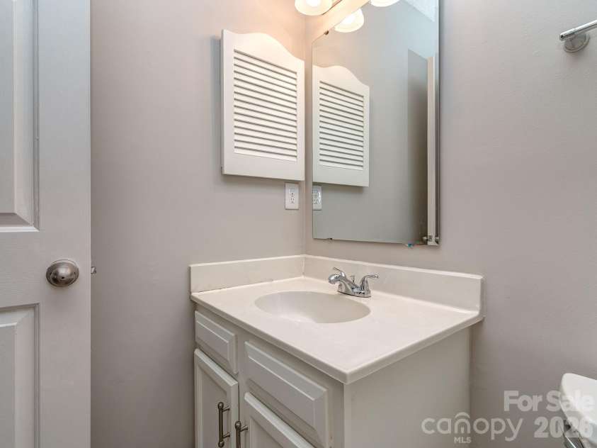 8211 Golf Ridge Drive, Charlotte, NC 28277.  MLS# CAR4365796, YatesRealty ID 12538. 