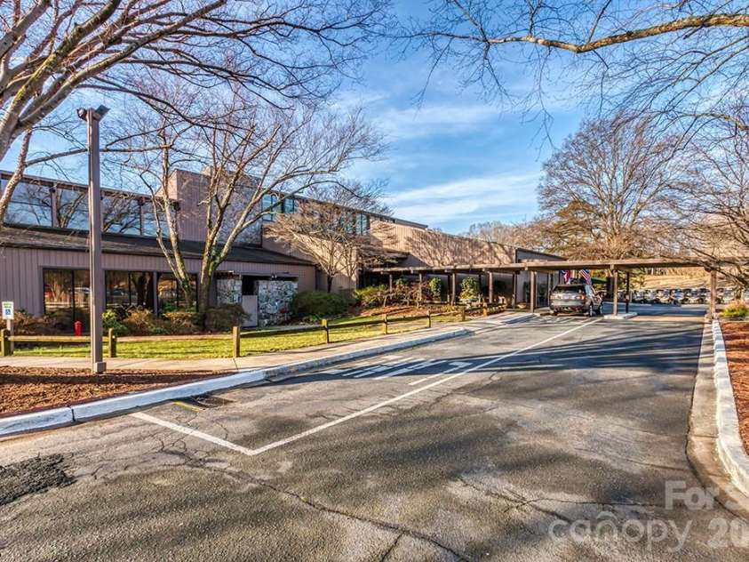 8211 Golf Ridge Drive, Charlotte, NC 28277.  MLS# CAR4365796, YatesRealty ID 12538. 