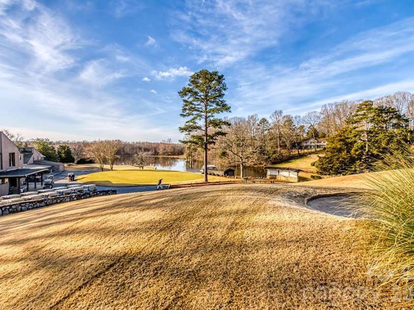 8211 Golf Ridge Drive, Charlotte, NC 28277.  MLS# CAR4365796, YatesRealty ID 12538. 