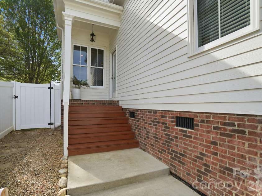 4333 Birkshire Heights, Fort Mill, SC 29708.  MLS# CAR4367849, YatesRealty ID 12539. 